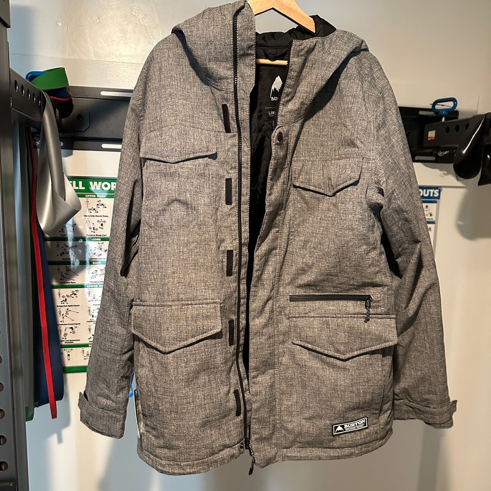 burton men’s covert snowboarding jacket size large.